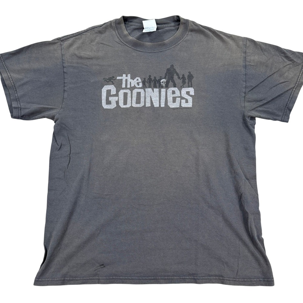 The Goonies T Shirt Men's Medium Graphic Tee Faded Y2K Thrashed